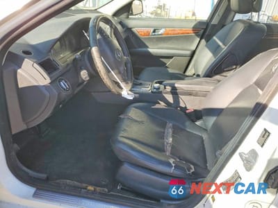 Zdjęcie 7 z 11 samochodu: 2009 MERCEDES-BENZ C 300 VIN:WDDGF54X09R046783 - miniatura