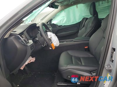 Zdjęcie 7 z 12 samochodu: 2025 VOLVO XC60 CORE VIN:YV4M12RJ7S1006670 - miniatura