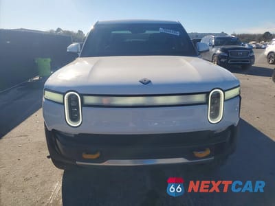 Piąte zdjęcie samochodu w środku: 2023 RIVIAN R1T ADVENTURE VIN:7FCTGAAA4PN019518 - miniatura