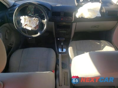 Zdjęcie 8 z 12 samochodu: 2002 VOLKSWAGEN JETTA GL TDI VIN:3VWRP69M32M036953 - miniatura
