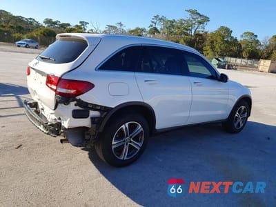 Trzecie zdjęcie samochodu z tyłu: 2019 MERCEDES-BENZ GLC 300 VIN:WDC0G4JB9KV145587 - miniatura