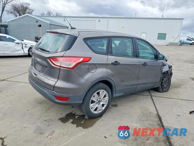 Trzecie zdjęcie samochodu z tyłu: 2014 FORD ESCAPE S VIN:1FMCU0F71EUB99836 - miniatura