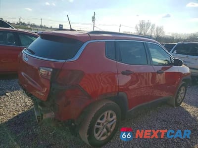 Trzecie zdjęcie samochodu z tyłu: 2020 JEEP COMPASS SPORT VIN:3C4NJCAB3LT199069 - miniatura