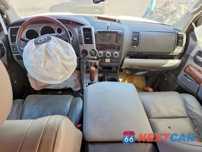 Zdjęcie 8 z 14 samochodu: 2010 TOYOTA SEQUOIA PLATINUM VIN:5TDYY5G19AS028417 - miniatura