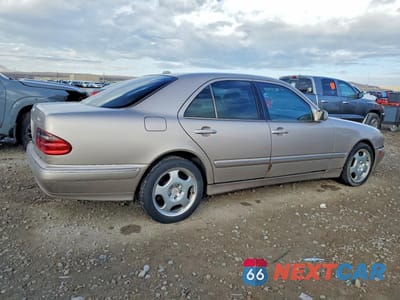 Trzecie zdjęcie samochodu z tyłu: 2001 MERCEDES-BENZ E 430 VIN:WDBJF83J61X050690 - miniatura