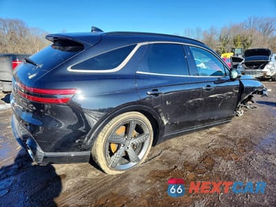 Trzecie zdjęcie samochodu z tyłu: 2023 GENESIS GV70 2.5T STANDARD VIN:KMUMADTB0PU100571 - miniatura