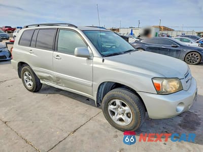 Czwarte zdjęcie samochodu z boku: 2004 TOYOTA HIGHLANDER BASE VIN:JTEDD21A540094239 - miniatura