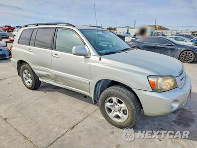Czwarte zdjęcie samochodu z boku: 2004 TOYOTA HIGHLANDER BASE VIN:JTEDD21A540094239 - miniatura