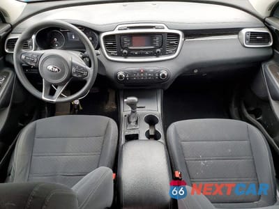 Zdjęcie 8 z 13 samochodu: 2017 KIA SORENTO LX VIN:5XYPGDA58HG234078 - miniatura