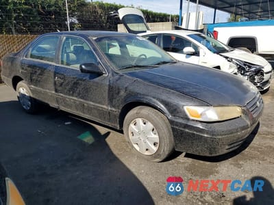 Czwarte zdjęcie samochodu z boku: 1998 TOYOTA CAMRY LE VIN:JT2BG22K3W0236447 - miniatura