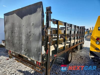 Trzecie zdjęcie samochodu z tyłu: 2017 CHEVROLET 4500HD VIN:JALCDW168H7002300 - miniatura