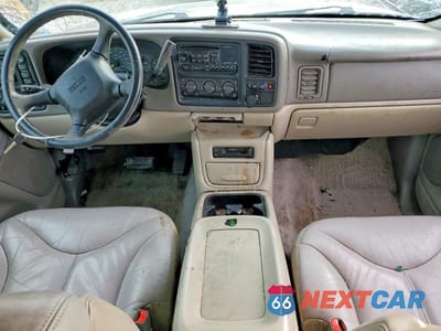Zdjęcie 8 z 12 samochodu: 2001 GMC YUKON XL K1500 VIN:3GKFK16T41G112040 - miniatura