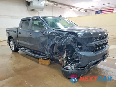 Czwarte zdjęcie samochodu z boku: 2019 CHEVROLET SILVERADO K1500 CUSTOM VIN:1GCUYBEF4KZ257342 - miniatura
