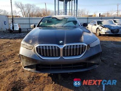 Piąte zdjęcie samochodu w środku: 2024 BMW 530 XI VIN:WBA53FJ04RCP81256 - miniatura