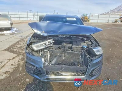 Piąte zdjęcie samochodu w środku: 2017 AUDI Q3 PRESTIGE VIN:WA1GCCFS6HR015152 - miniatura