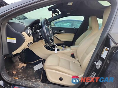 Zdjęcie 7 z 12 samochodu: 2014 MERCEDES-BENZ CLA 250 VIN:WDDSJ4EB6EN033611 - miniatura