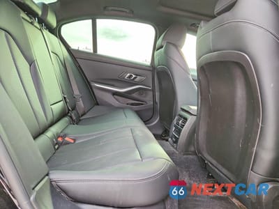 Zdjęcie 10 z 14 samochodu: 2024 BMW Motorrad 330I VIN:3MW69FF0XR8E82115 - miniatura