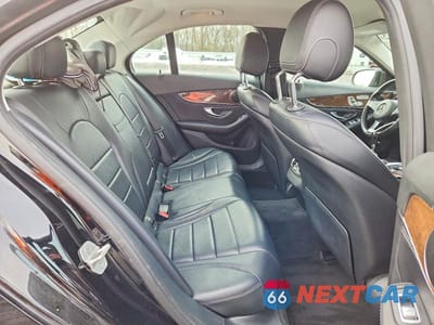 Zdjęcie 10 z 12 samochodu: 2016 MERCEDES-BENZ C 300 4MATIC VIN:55SWF4KB9GU108593 - miniatura