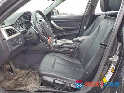 Zdjęcie 7 z 11 samochodu: 2016 BMW 320 XI VIN:WBA8E5G50GNU20113 - miniatura