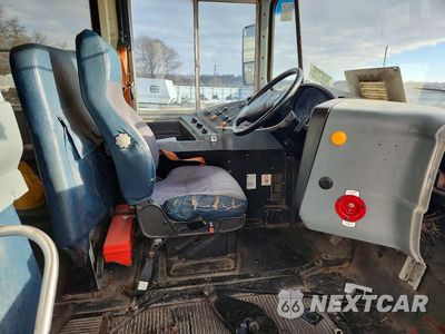 Piąte zdjęcie samochodu w środku: 2013 IC CORPORATION CE SERIES SCHOOL - SCHOOL BUS VIN:4DRBUSKN0DB199185 - miniatura
