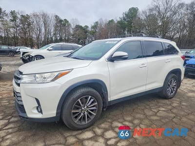 2019 TOYOTA HIGHLANDER SE 5TDKZRFH9KS555979 - główne zdjęcie licytacji z USA - miniatura