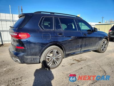 Trzecie zdjęcie samochodu z tyłu: 2019 BMW X7 XDRIVE50I VIN:5UXCX4C52KLS38665 - miniatura