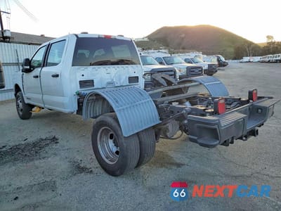 Drugie zdjęcie samochodu z przodu: 2023 FORD F350 SUPER DUTY TRUCK CAB AND CHASSIS VIN:1FT8W3DT5PEC22151 - miniatura