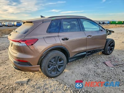 Trzecie zdjęcie samochodu z tyłu: 2022 AUDI Q4 E-TRON PREMIUM PLUS VIN:WA1H2BFZXNP048080 - miniatura