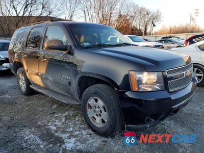 Czwarte zdjęcie samochodu z boku: 2012 CHEVROLET TAHOE K1500 LT VIN:1GNSKBE09CR180691 - miniatura