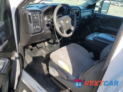 Zdjęcie 8 z 12 samochodu: 2015 CHEVROLET SILVERADO 2500 UTILITY / SERVICE TR VIN:1GC0CUEG2FZ545223 - miniatura