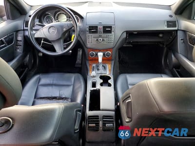 Zdjęcie 8 z 12 samochodu: 2010 MERCEDES-BENZ C 300 VIN:WDDGF5EB0AF423234 - miniatura