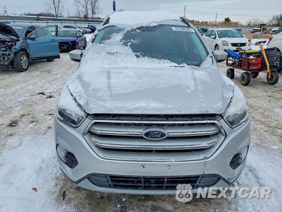 Piąte zdjęcie samochodu w środku: 2018 FORD ESCAPE SE VIN:1FMCU9G99JUC13691 - miniatura