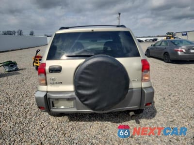 Zdjęcie 6 z 12 samochodu: 2003 TOYOTA RAV4 VIN:JTEHH20V136088590 - miniatura