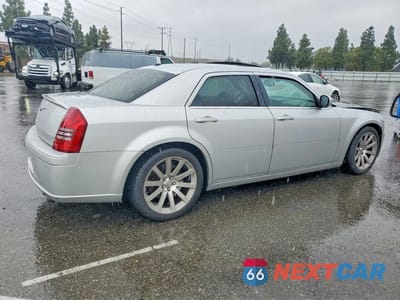 Trzecie zdjęcie samochodu z tyłu: 2006 CHRYSLER 300C SRT-8 VIN:2C3LA73W66H388752 - miniatura