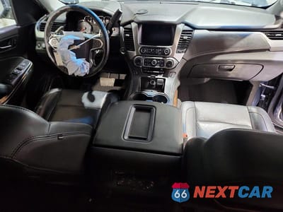 Zdjęcie 8 z 13 samochodu: 2019 CHEVROLET SUBURBAN K1500 LT VIN:1GNSKHKC2KR360806 - miniatura