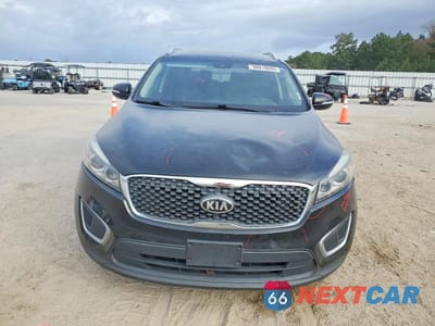 Piąte zdjęcie samochodu w środku: 2016 KIA SORENTO LX VIN:5XYPGDA36GG075039 - miniatura