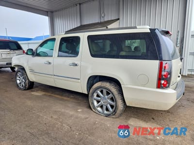 Drugie zdjęcie samochodu z przodu: 2014 GMC YUKON XL DENALI VIN:1GKS2MEF7ER220976 - miniatura