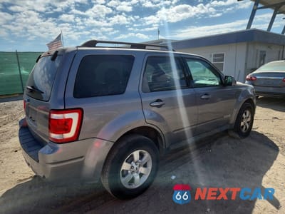 Trzecie zdjęcie samochodu z tyłu: 2008 FORD ESCAPE LIMITED VIN:1FMCU04188KE80515 - miniatura
