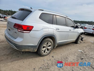 Trzecie zdjęcie samochodu z tyłu: 2018 VOLKSWAGEN ATLAS SE VIN:1V2KR2CA2JC576766 - miniatura