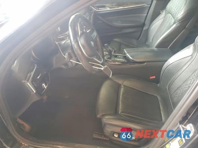 Zdjęcie 7 z 12 samochodu: 2018 BMW M550XI VIN:WBAJB9C5XJG463652 - miniatura