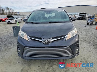 Piąte zdjęcie samochodu w środku: 2020 TOYOTA SIENNA XLE VIN:5TDYZ3DC4LS063778 - miniatura