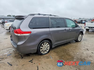 Trzecie zdjęcie samochodu z tyłu: 2011 TOYOTA SIENNA XLE 7-PASSENGER VIN:5TDDK3DC2BS018632 - miniatura