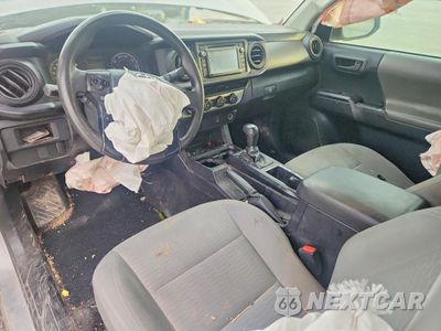 Zdjęcie 8 z 14 samochodu: 2017 TOYOTA TACOMA ACCESS CAB VIN:5TFSX5EN8HX057250 - miniatura