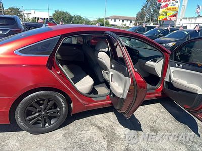Zdjęcie 6 z 10 samochodu: 2016 HYUNDAI SONATA SE VIN:5NPE24AF3GH328827 - miniatura