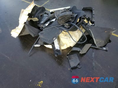 Zdjęcie 12 z 13 samochodu: 2019 VOLVO XC40 T5 MOMENTUM VIN:YV4162UK5K2053369 - miniatura