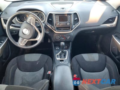 Zdjęcie 8 z 13 samochodu: 2017 JEEP CHEROKEE SPORT VIN:1C4PJMAS5HD218152 - miniatura