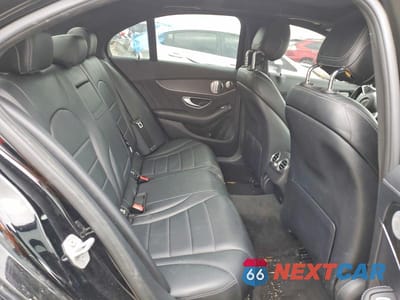 Zdjęcie 10 z 12 samochodu: 2016 MERCEDES-BENZ C 300 4MATIC VIN:55SWF4KB2GU137675 - miniatura