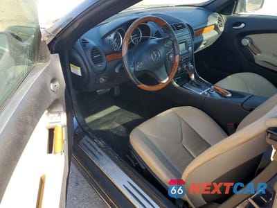 Zdjęcie 8 z 11 samochodu: 2009 MERCEDES-BENZ SLK 300 VIN:WDBWK54F59F210344 - miniatura