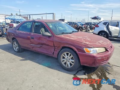 Czwarte zdjęcie samochodu z boku: 1998 TOYOTA CAMRY CE VIN:4T1BG22K0WU373258 - miniatura