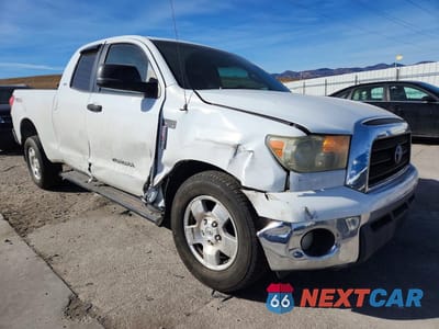 Czwarte zdjęcie samochodu z boku: 2008 TOYOTA TUNDRA DOUBLE CAB VIN:5TFBV54148X034147 - miniatura